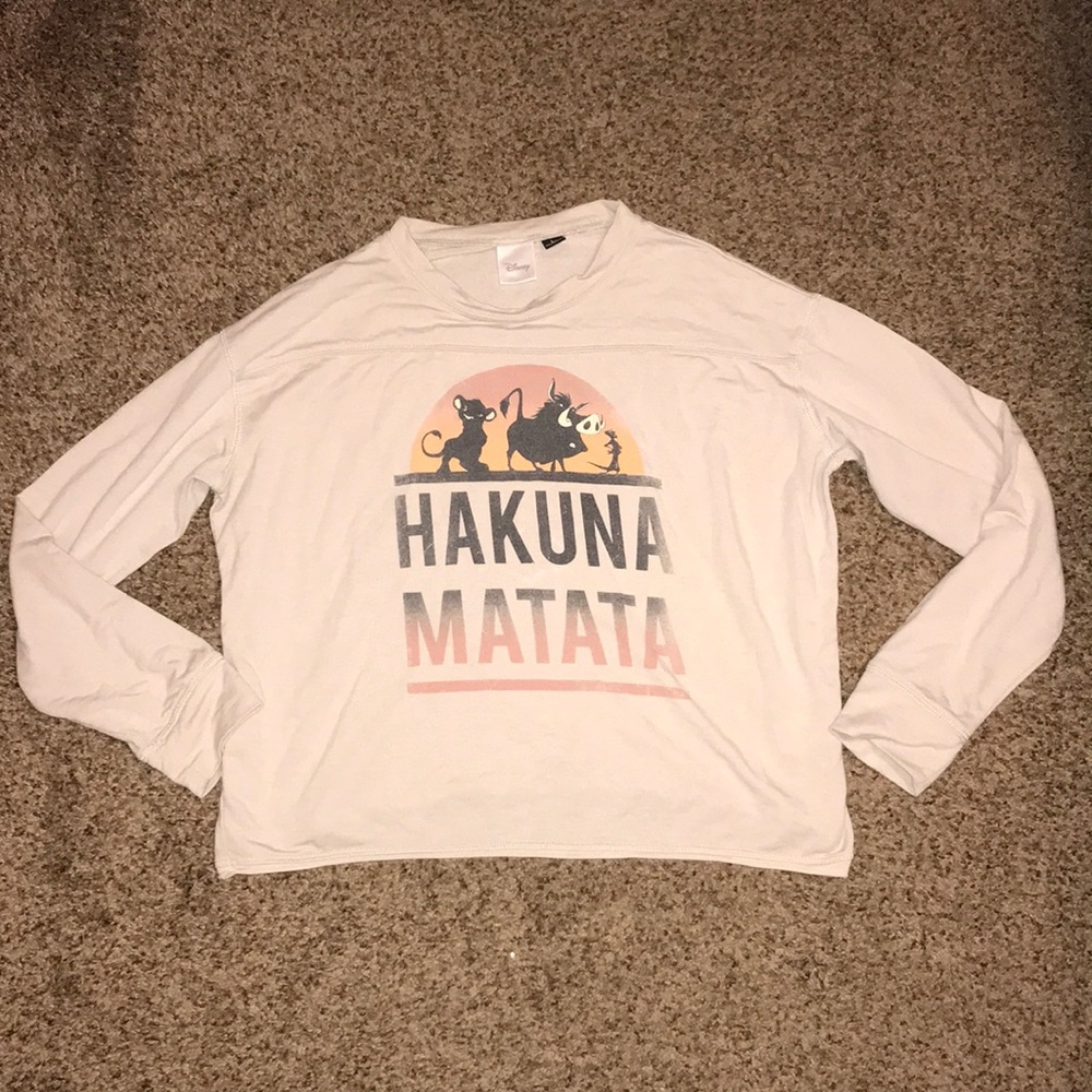 Cropped Long sleeve “Hakuna Matata” shirt